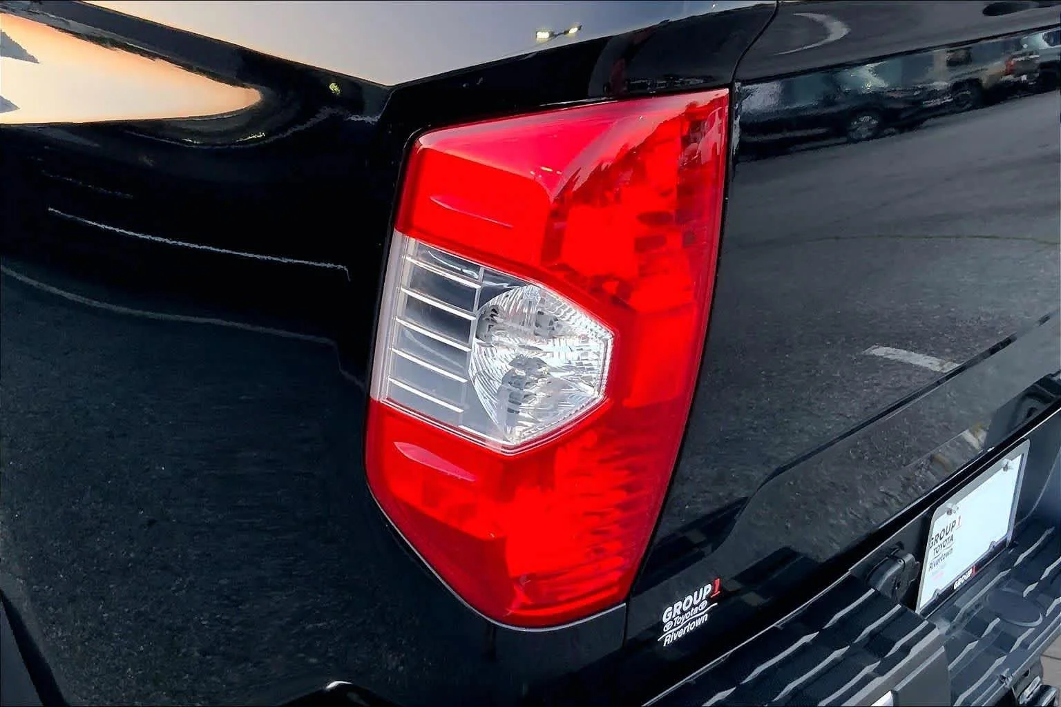 Used 2019 Midnight Black Metallic Toyota SR5 image 27