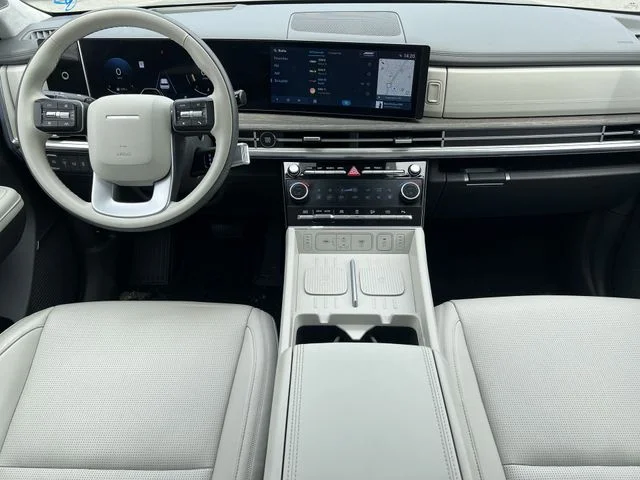Used 2025 Silver Hyundai Calligraphy image 17