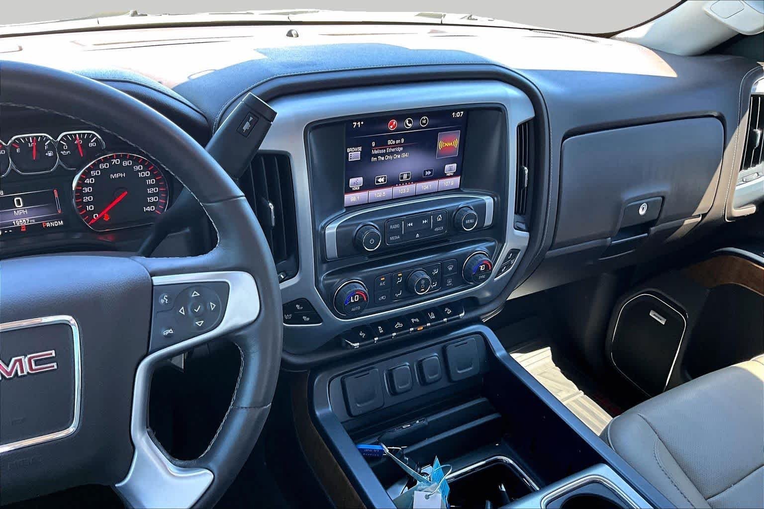 Used 2015 White Diamond Tricoat GMC SLT image 5