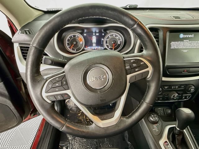 Used 2017 Red Jeep Trailhawk image 11