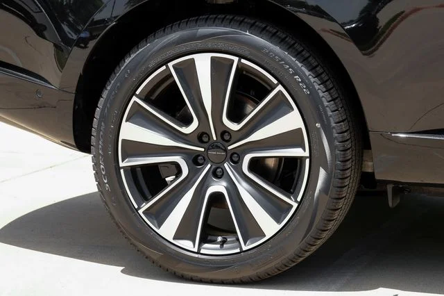 New 2026 Black Land Rover SE image 70