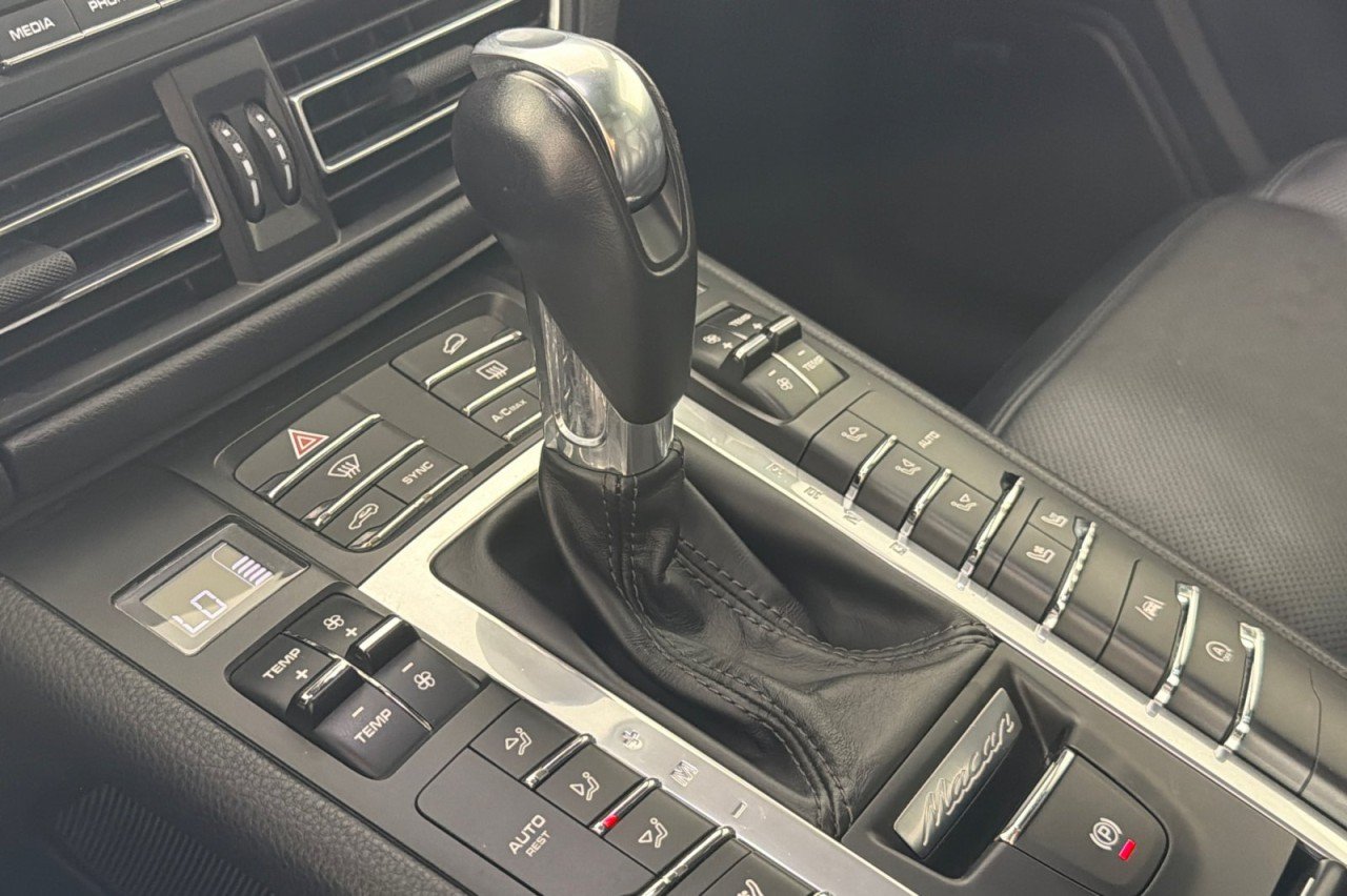 Used 2020 POLAR WHITE Porsche  image 21