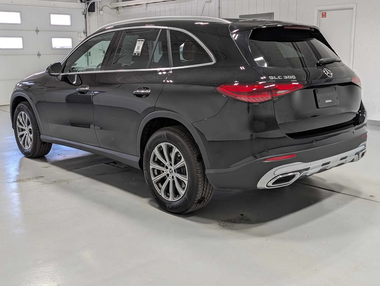 Used 2025 Black Mercedes-Benz GLC 300 image 10