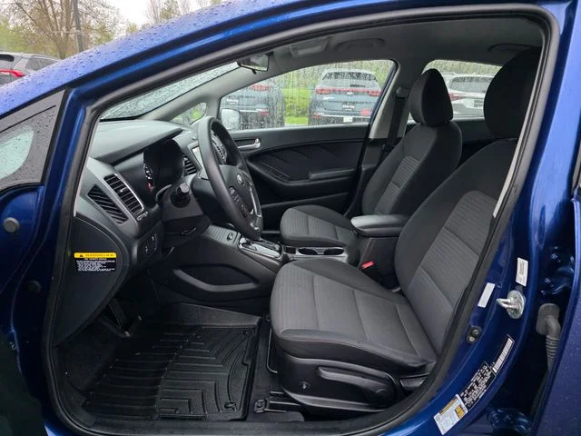 Used 2018 Deep Sea Blue Kia LX image 16
