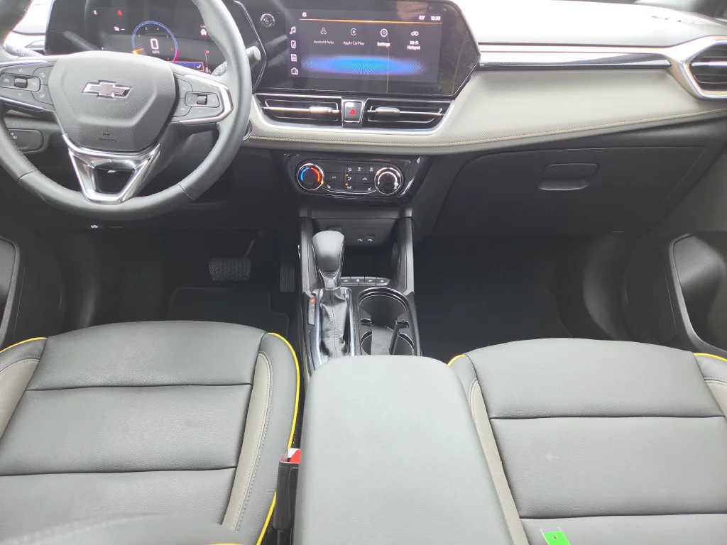 Used 2025 Green Chevrolet ACTIV image 16