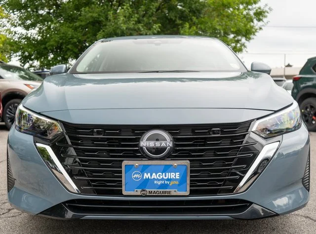 Used 2025 Gray Nissan SV image 4