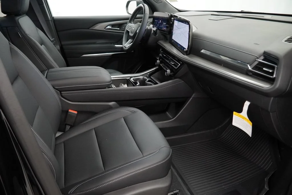 New 2027 Mosaic Black Metallic Chevrolet LT image 31