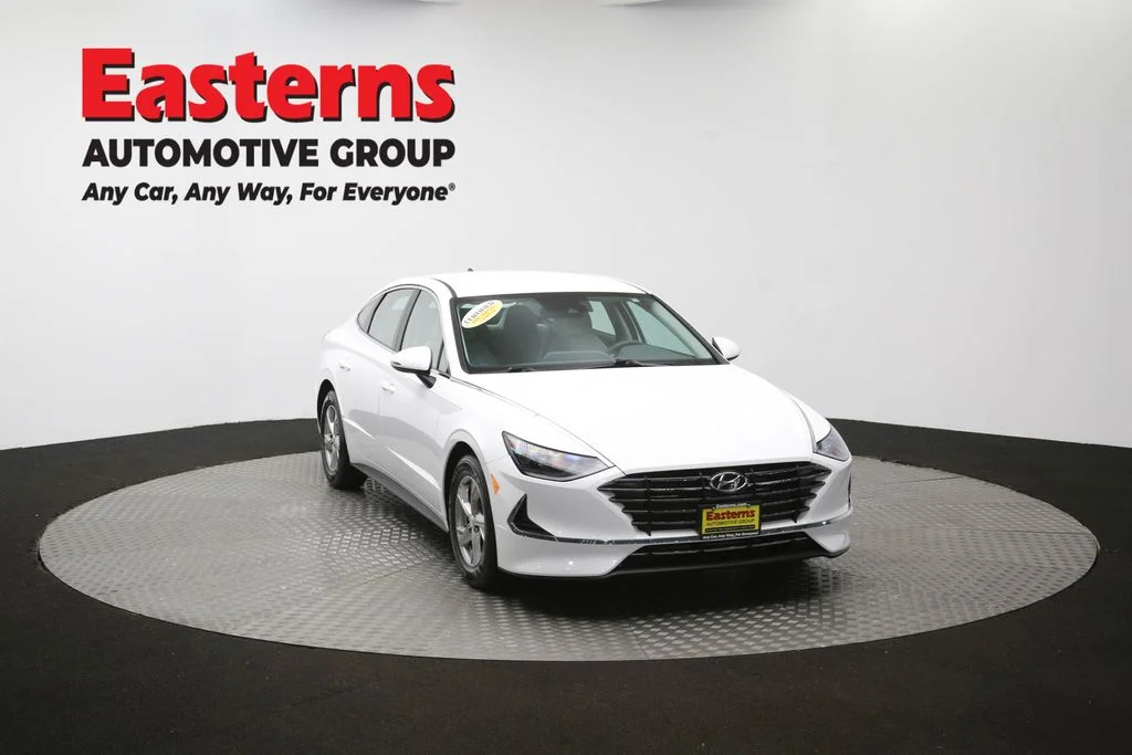 Used 2023 White Hyundai SE image 50