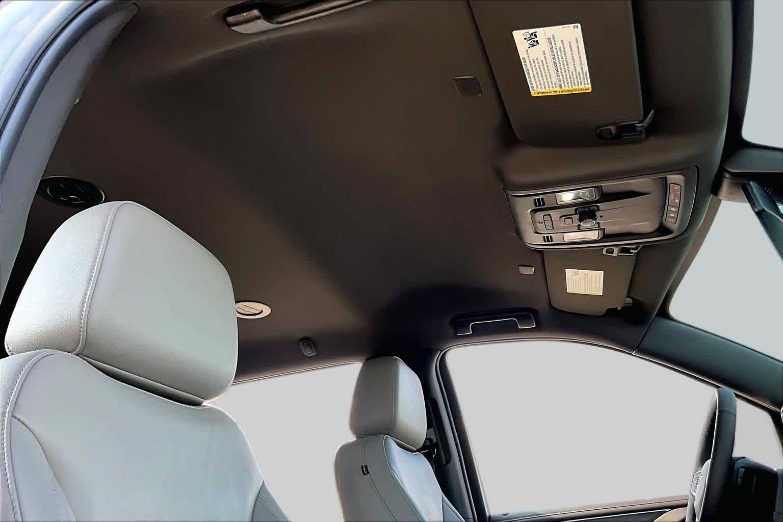 Used 2022 Summit White Chevrolet LT image 14