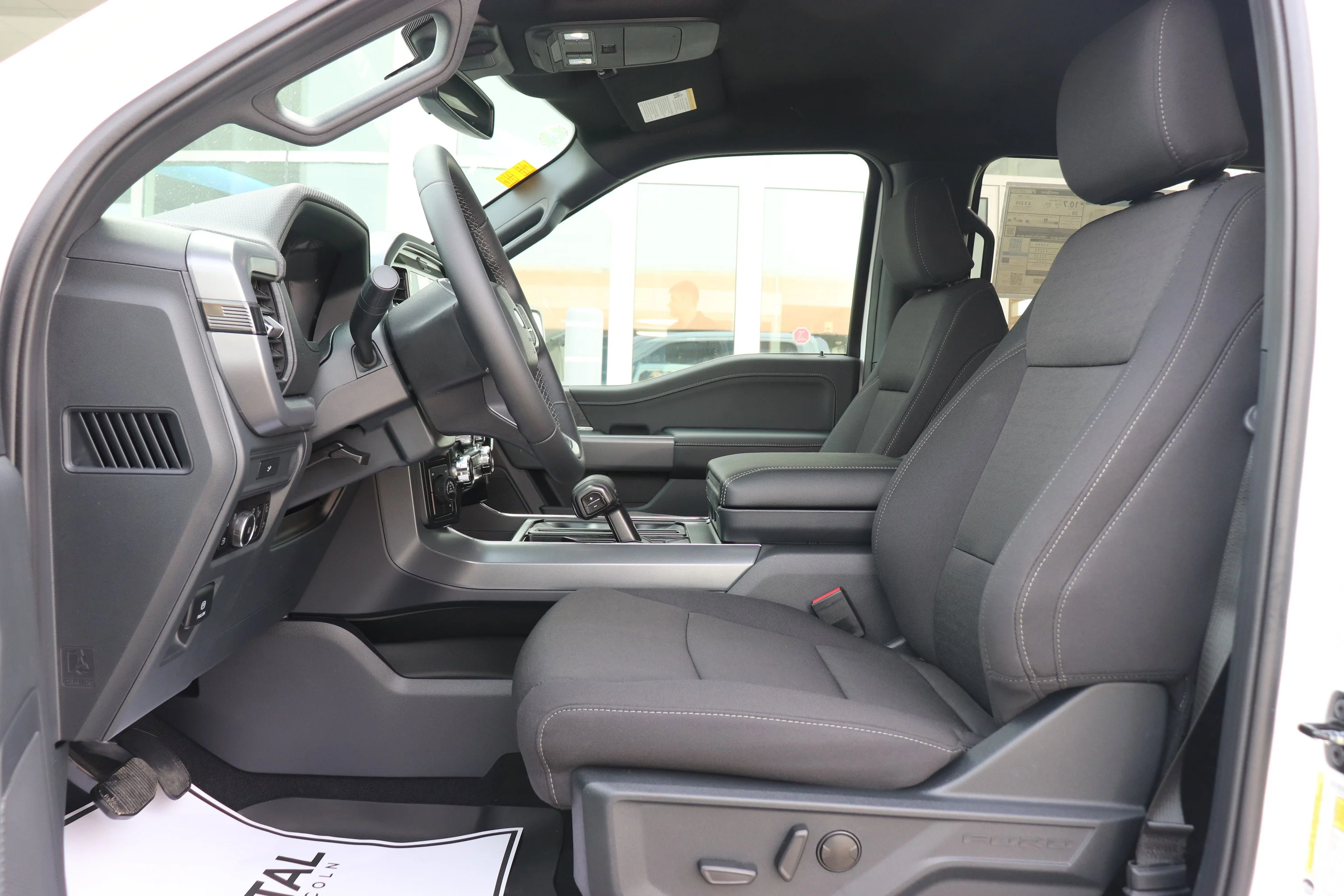 New 2026 OXFORD WHITE Ford XLT image 10