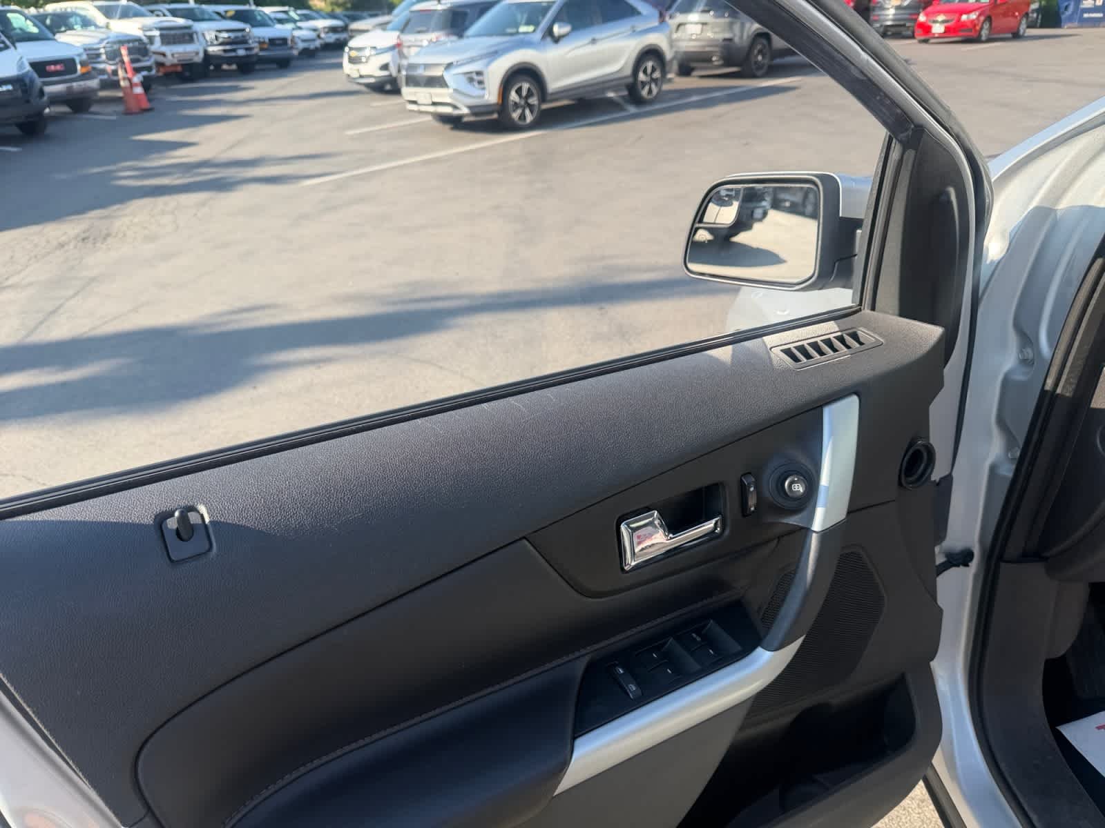 Used 2014 Ingot Silver Metallic Ford SEL image 12