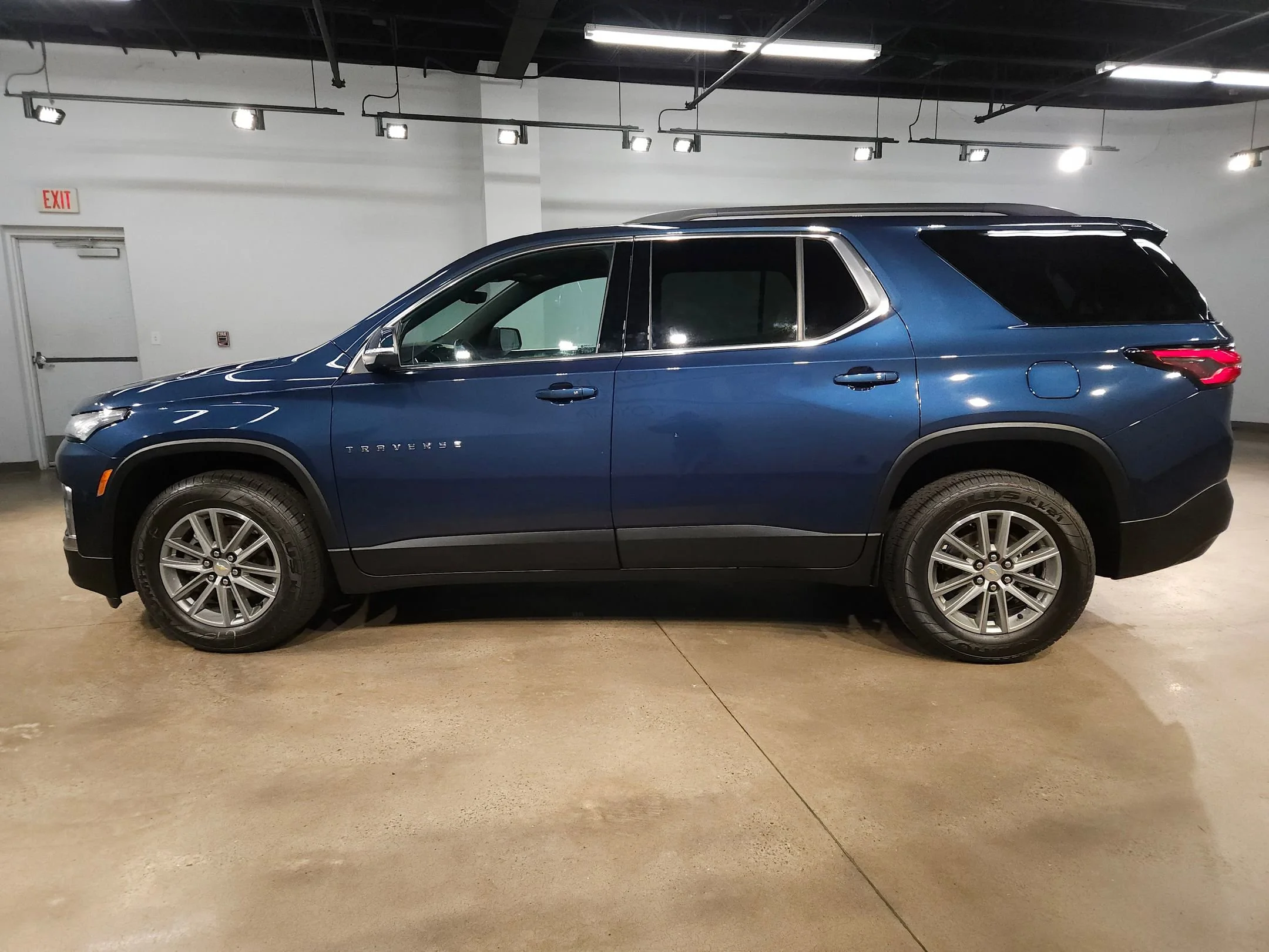 Used 2023 Northsky Blue Metallic Chevrolet LT Leather image 4