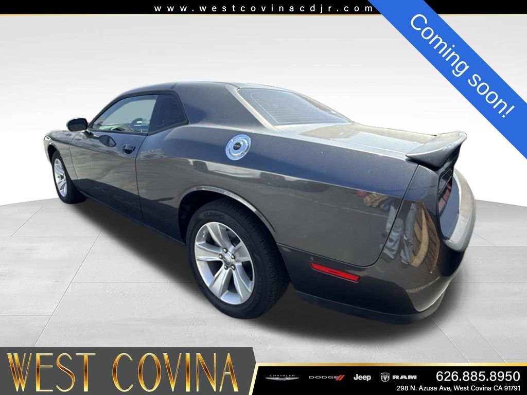 Used 2023 Gray Dodge SXT image 5