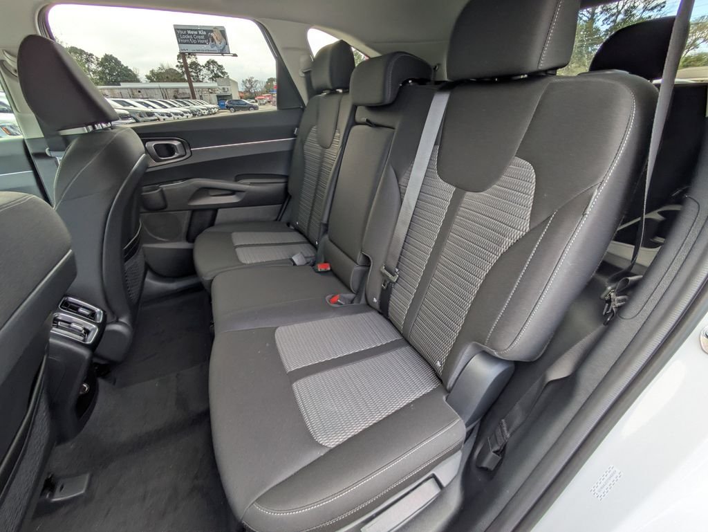 New 2026 Glacial White Pearl Kia LX image 13