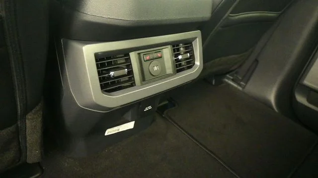 New 2026 Glacier Gray Metallic Tri-Coat Ford F-250® Lariat® image 13