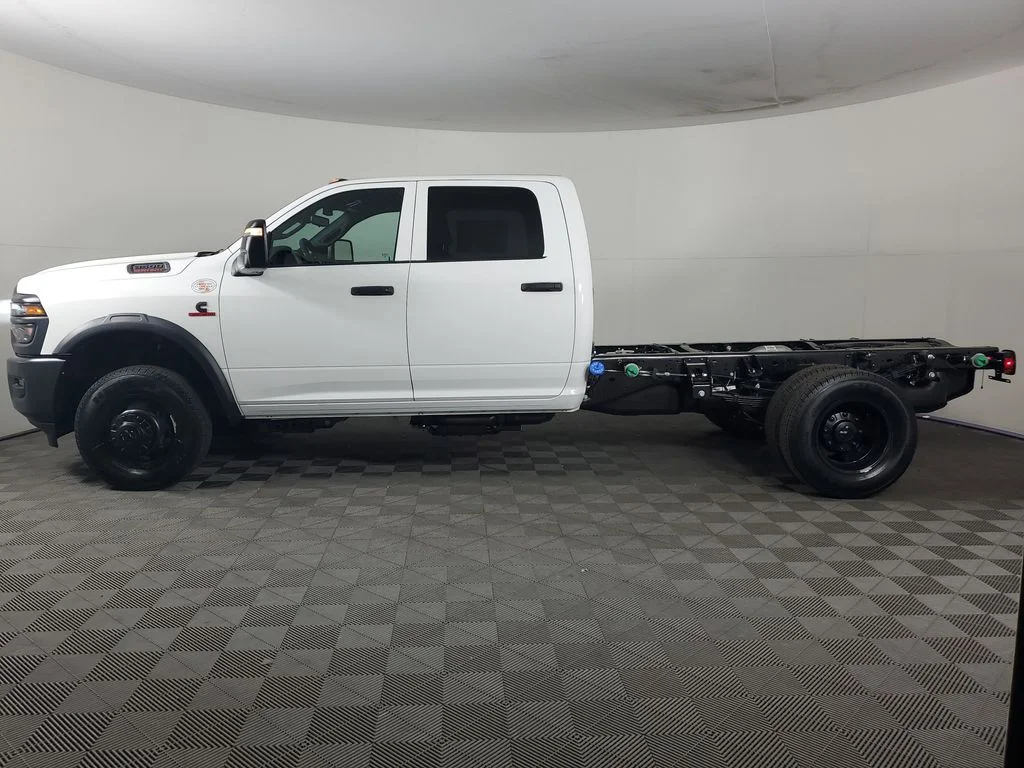 New 2026 Bright White Clear-Coat Exterior Paint RAM Tradesman image 7