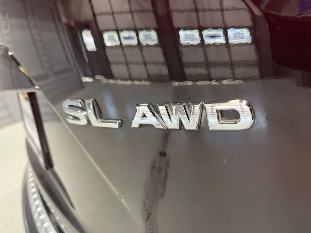 Used 2020 Super Black Metallic Nissan SL image 34