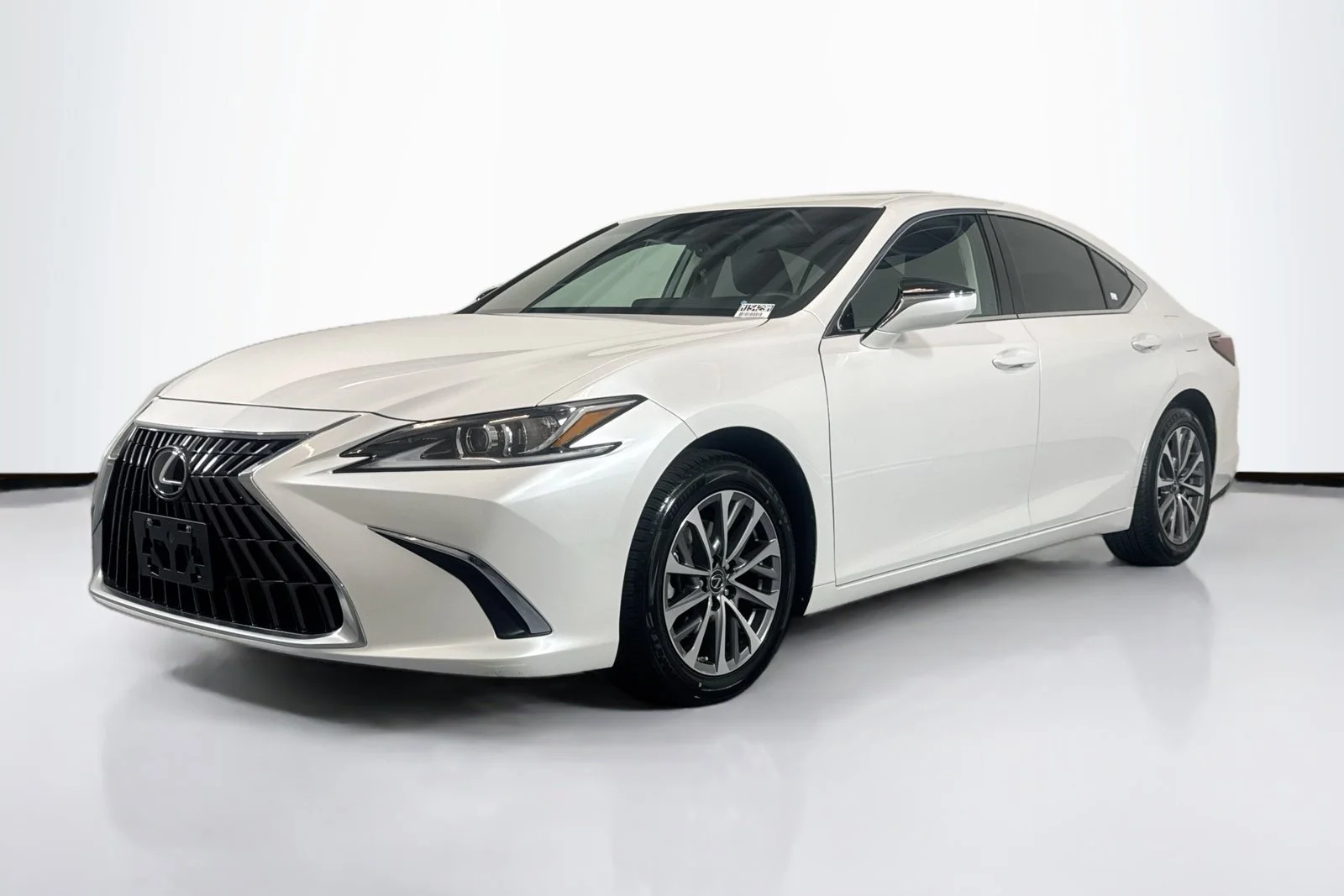 Used 2023 White Lexus ES 350 image 1