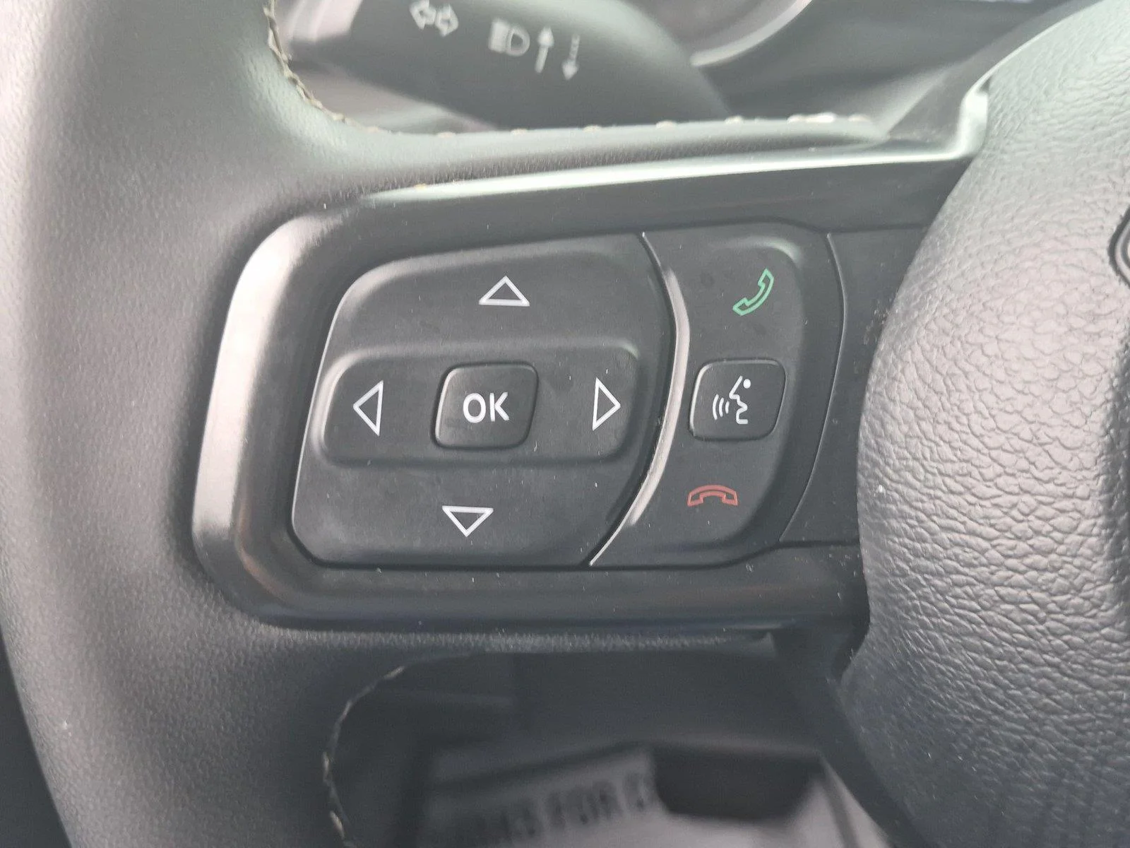 Used 2023 Granite Crystal Metallic Clearcoat Jeep Freedom image 19