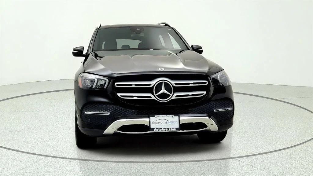 Used 2020 Black Mercedes-Benz GLE 350 4MATIC® SUV w/ Premium Pkg image 2
