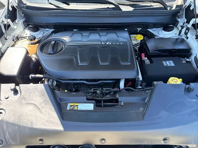 Used 2016 Bright White Clearcoat Jeep Limited image 28