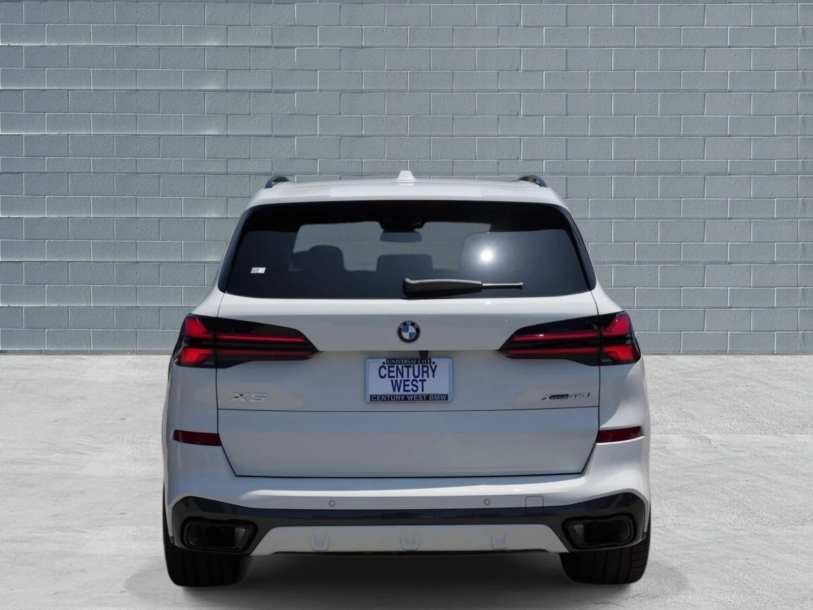 New 2026 Alpine White BMW xDrive40i image 4