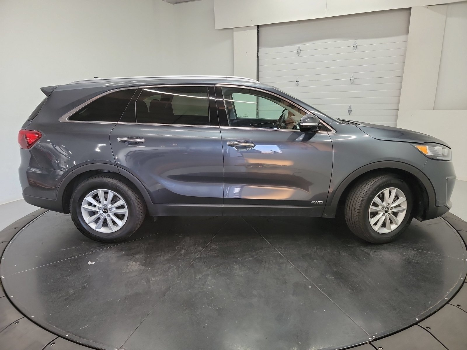 Used 2019 Gravity Grey Kia LX image 9