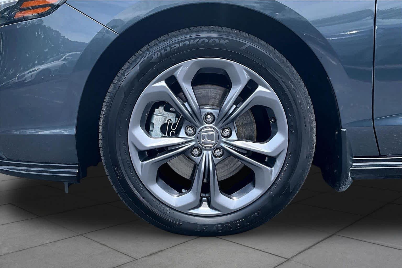 Used 2024 Meteorite Gray Metallic Honda EX-L image 11