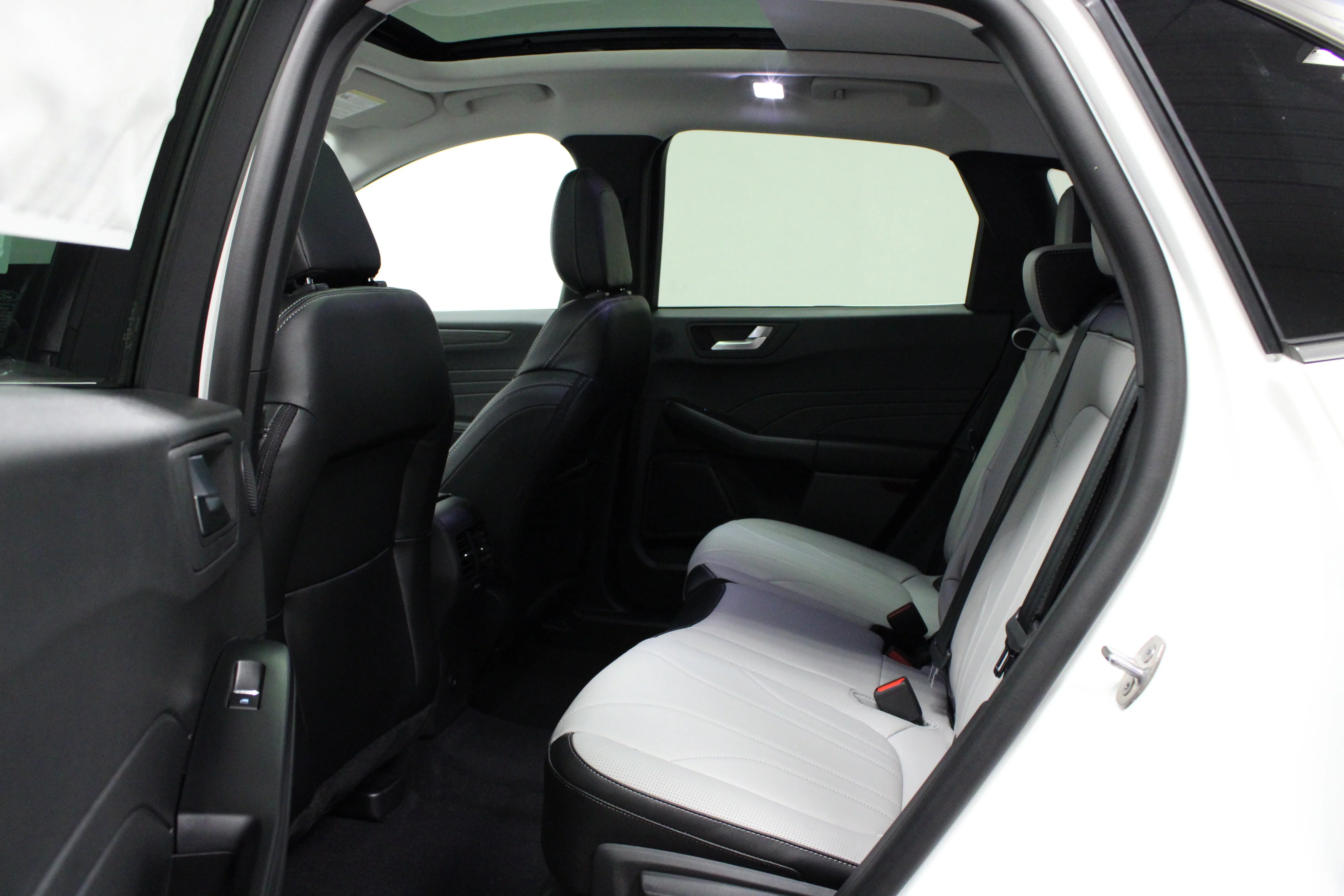 Used 2025 Star White Metallic Tri-Coat Ford PHEV image 13