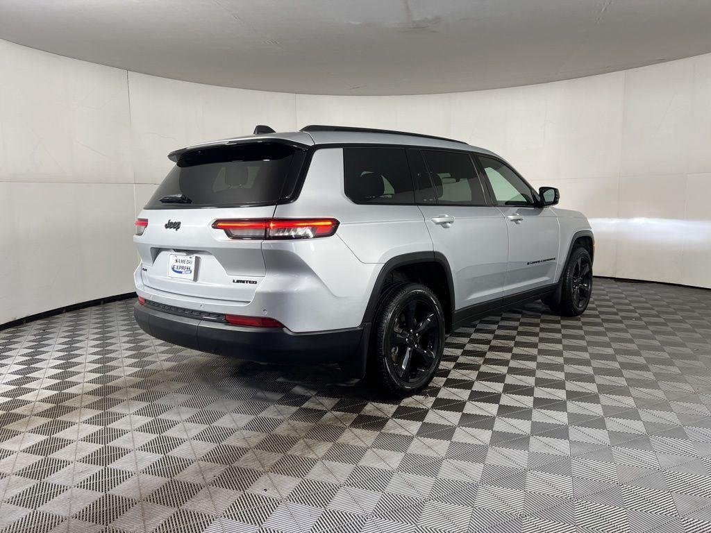 Used 2025 Silver Zynith Jeep Limited image 8