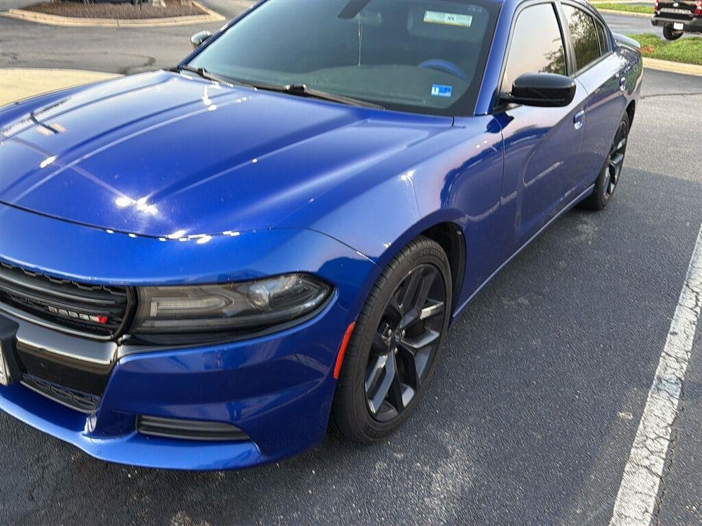 Used 2020 Indigo Blue Dodge SXT image 1