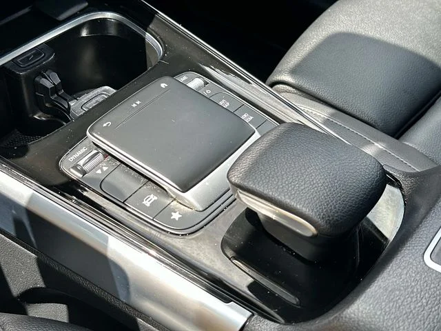 Used 2022 White Mercedes-Benz GLB 250 image 30