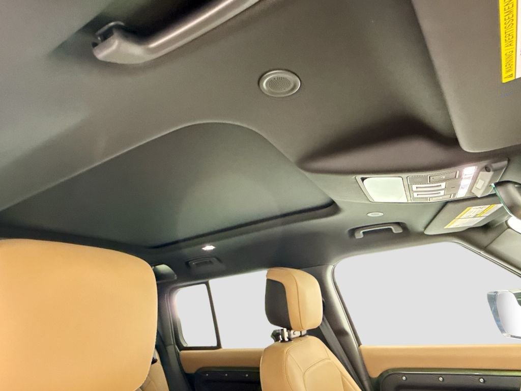 New 2026 Woolstone Green LAND ROVER X-Dynamic SE image 17