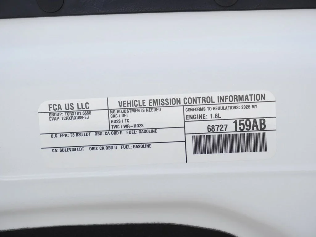 New 2026 Bright White Clear-Coat Exterior Paint Jeep Limited image 29
