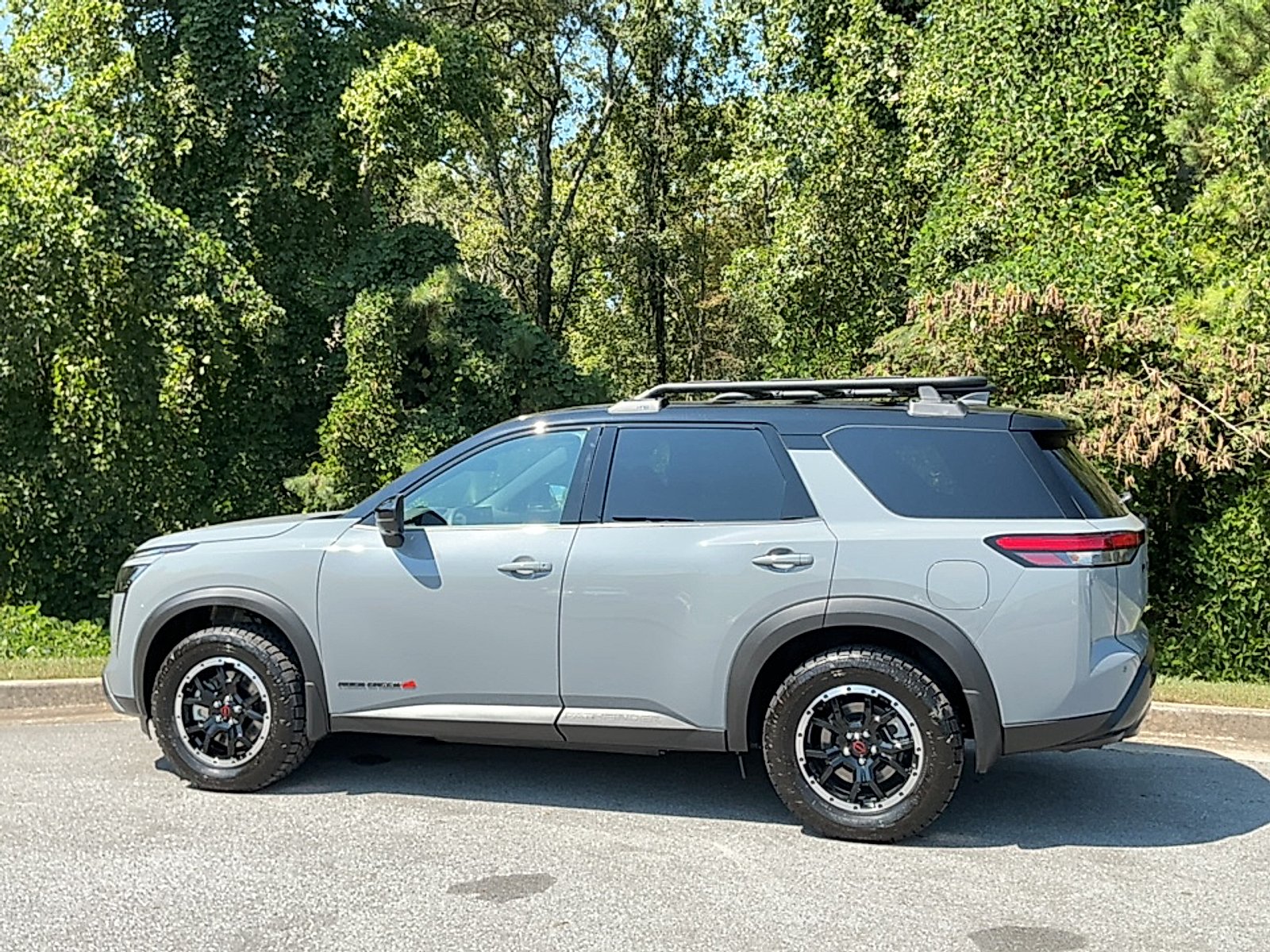 New 2026 Boulder Gray Pearl/Super Black Nissan Rock Creek image 3