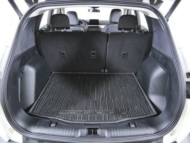 Used 2022 White Ford SEL image 17