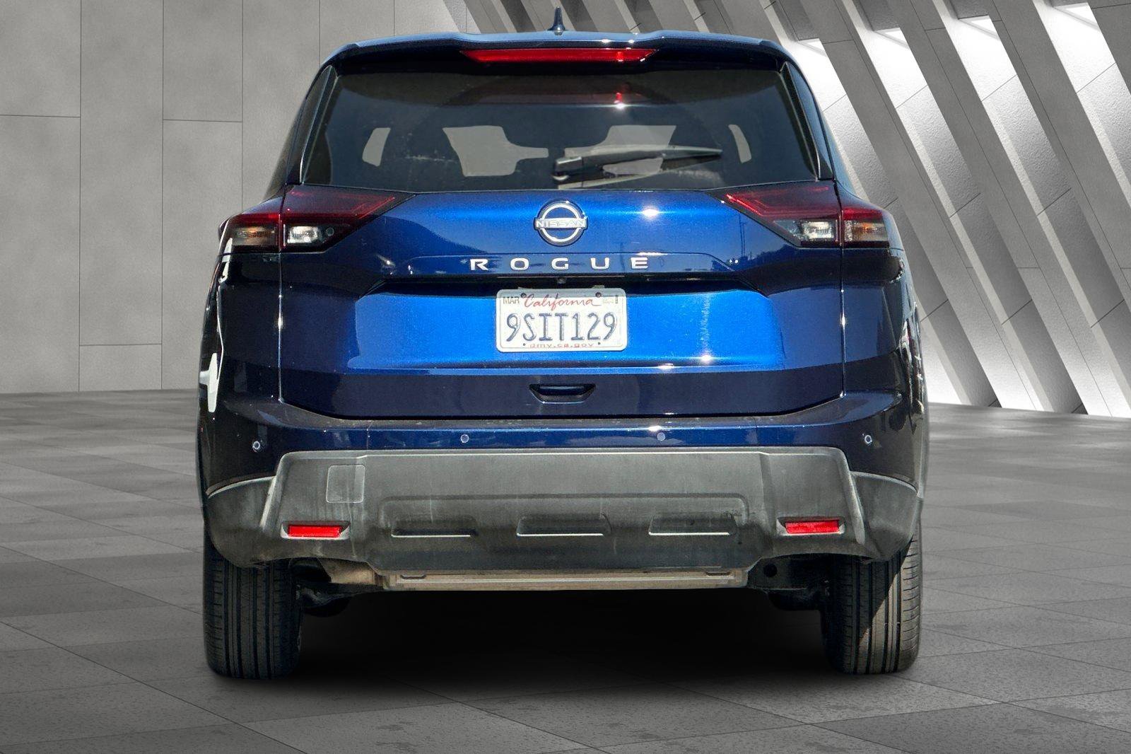 2025 Nissan Rogue SV photo 4