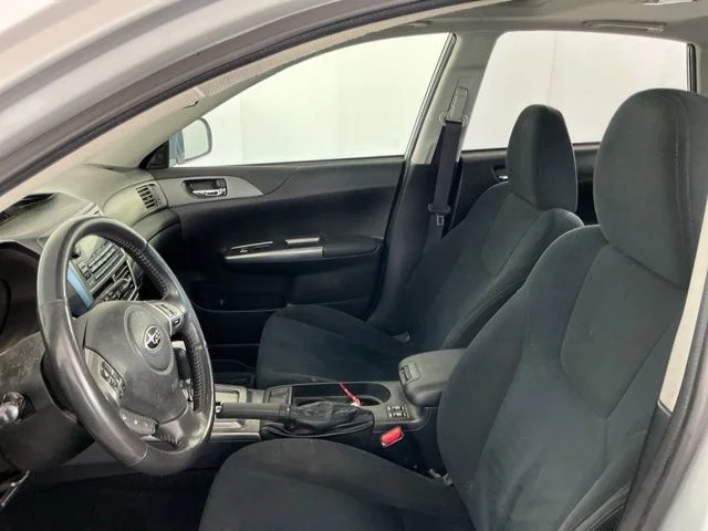 Used 2011 Silver Subaru 2.5i image 10