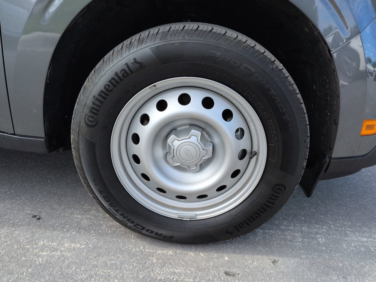 Used 2025 Gray Metallic Ford XL image 11