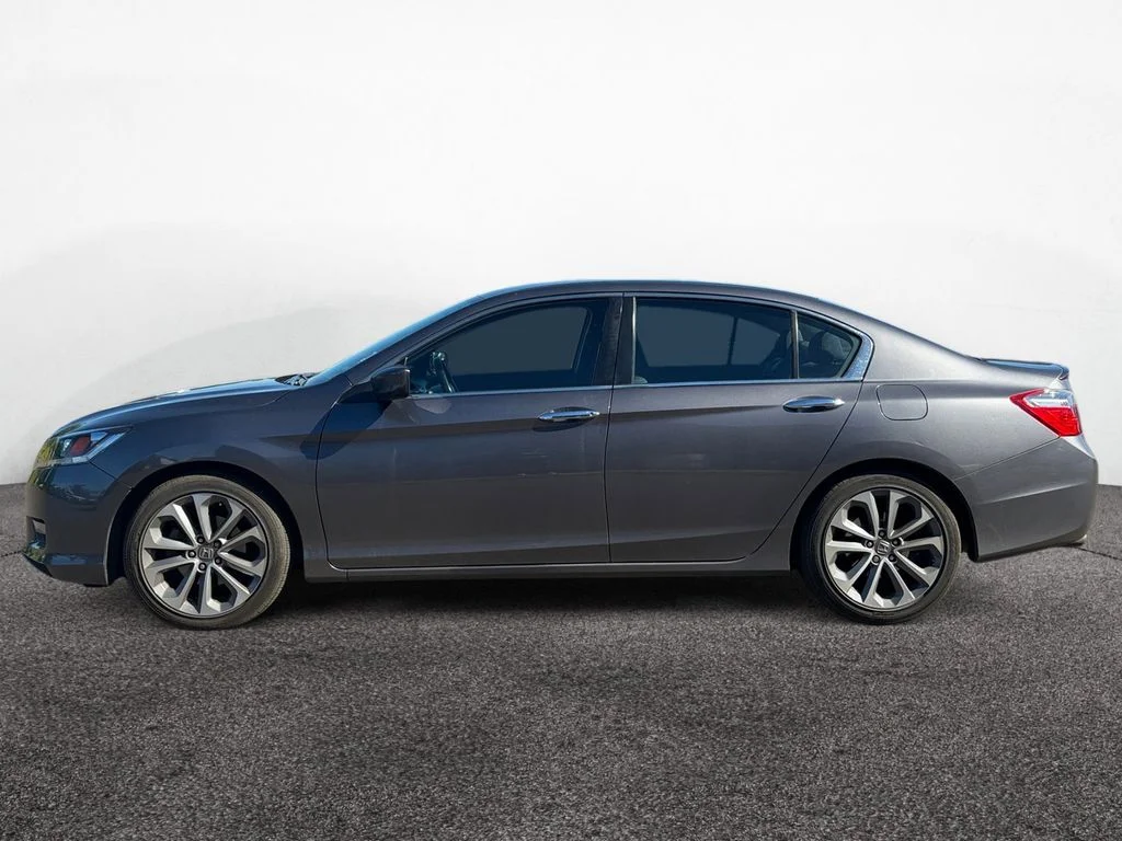 Used 2015 Honda Accord Sport with VIN 1HGCR2F56FA173219 for sale in McMinnville, OR