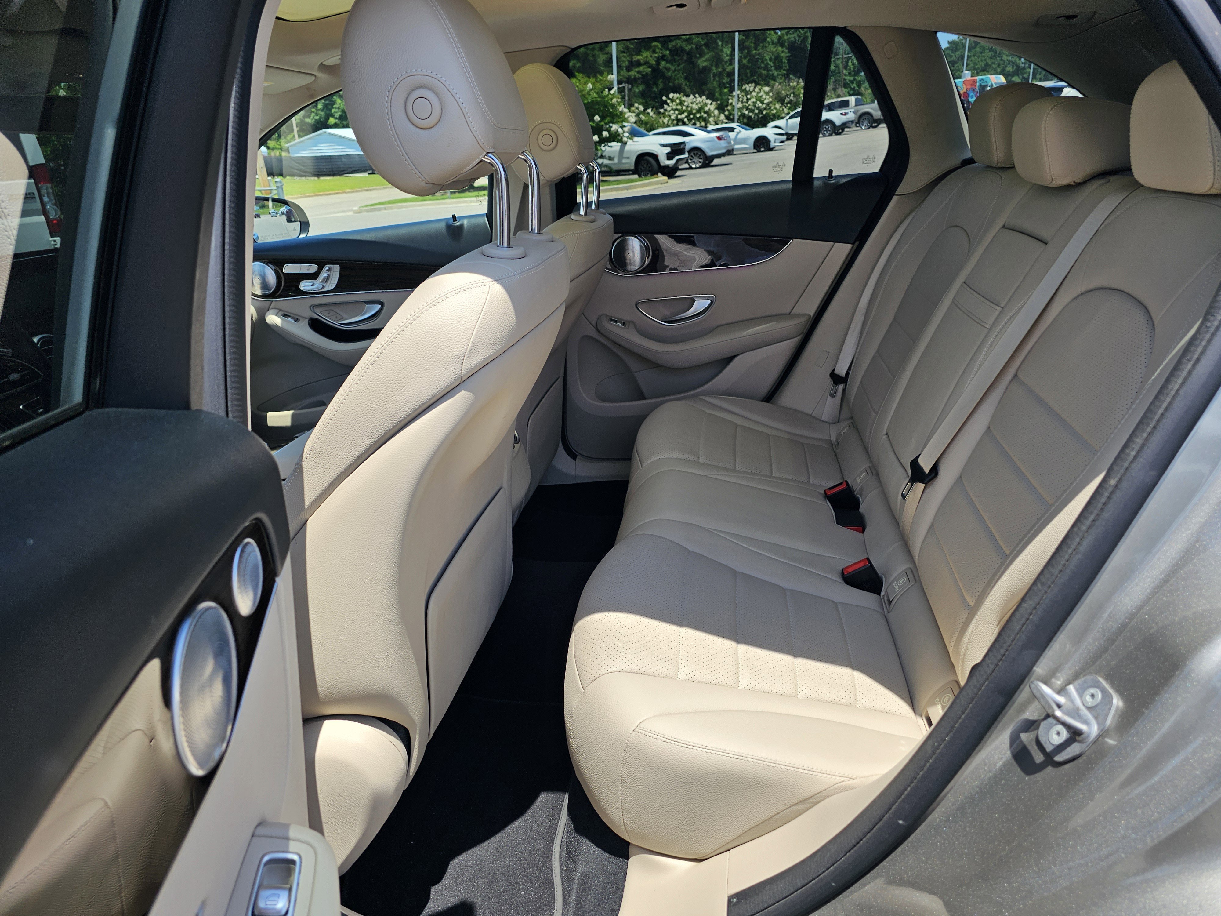 Used 2020 Mojave Silver Metallic Mercedes-Benz GLC 300 image 30