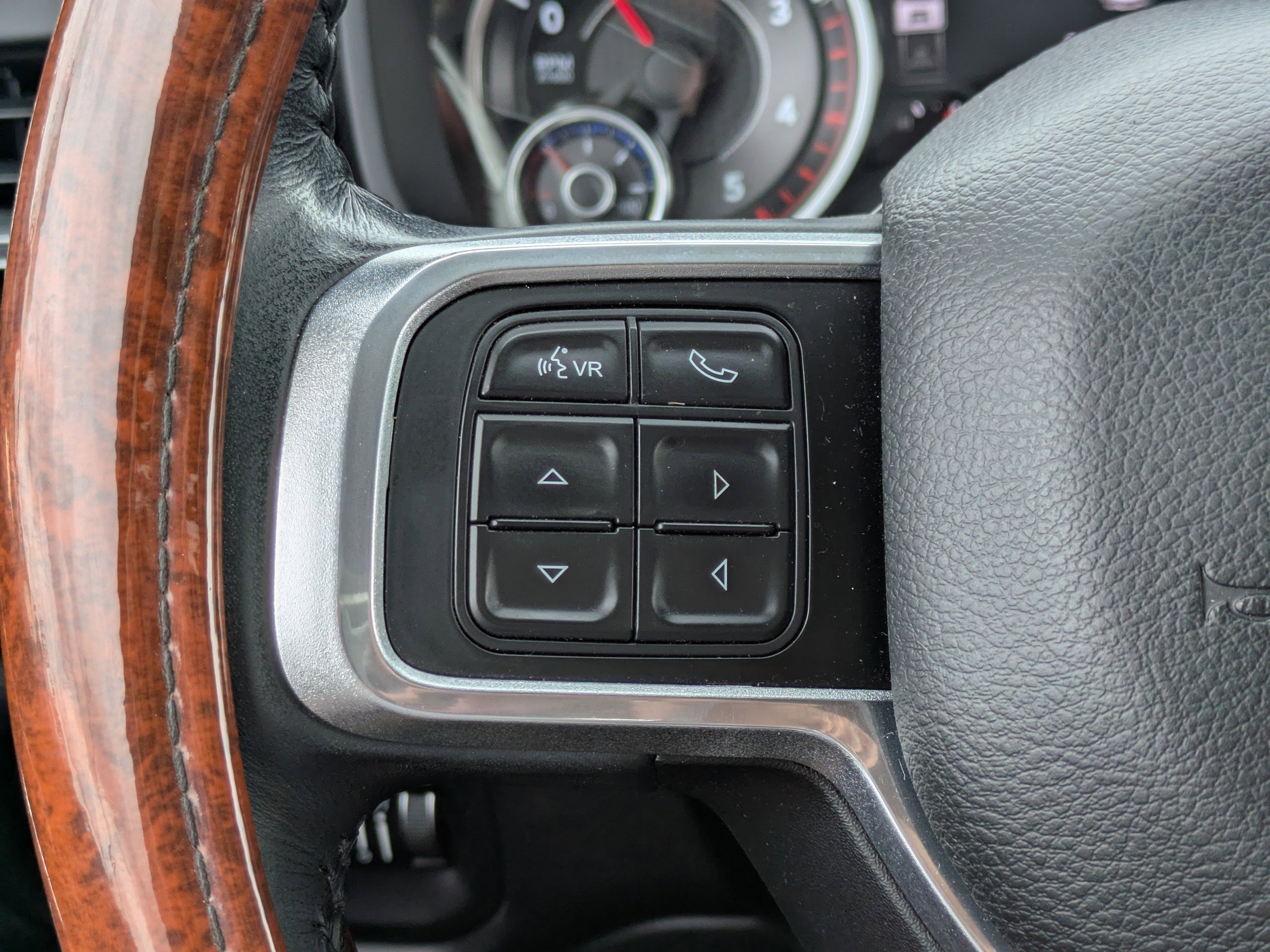 Used 2020 Delmonico Red Pearlcoat Ram Laramie image 20