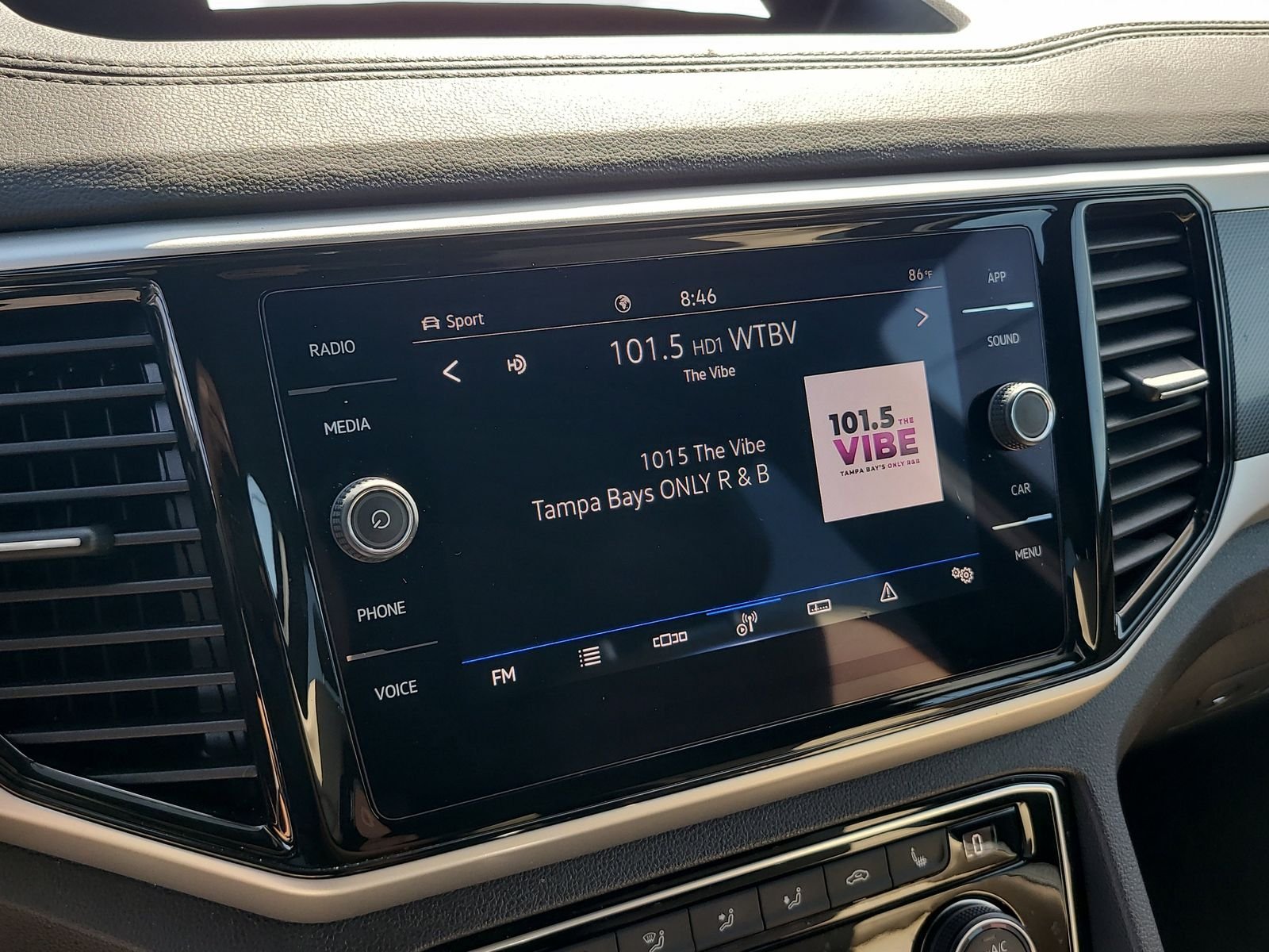 2023 Volkswagen Atlas Cross Sport SE w/Tech - Photo 22