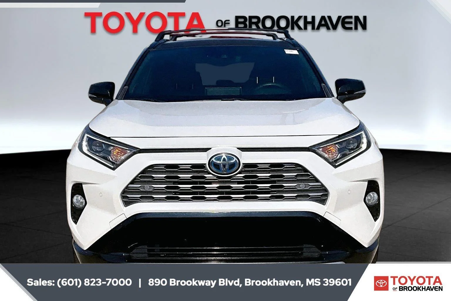 Used 2020 Blizzard Pearl w/Midnight Black Metallic Roof Toyota XSE image 3