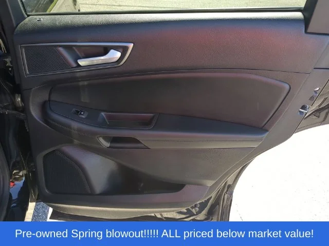 Used 2020 Black Ford SE image 40