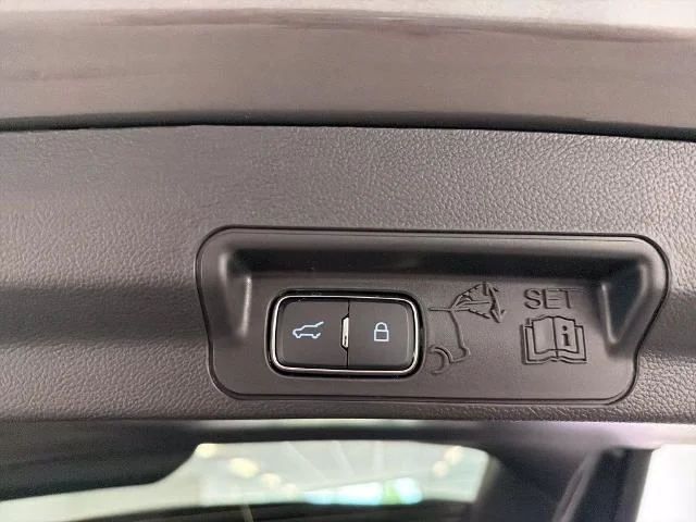 New 2027 Carbonized Gray Metallic Ford Active image 31