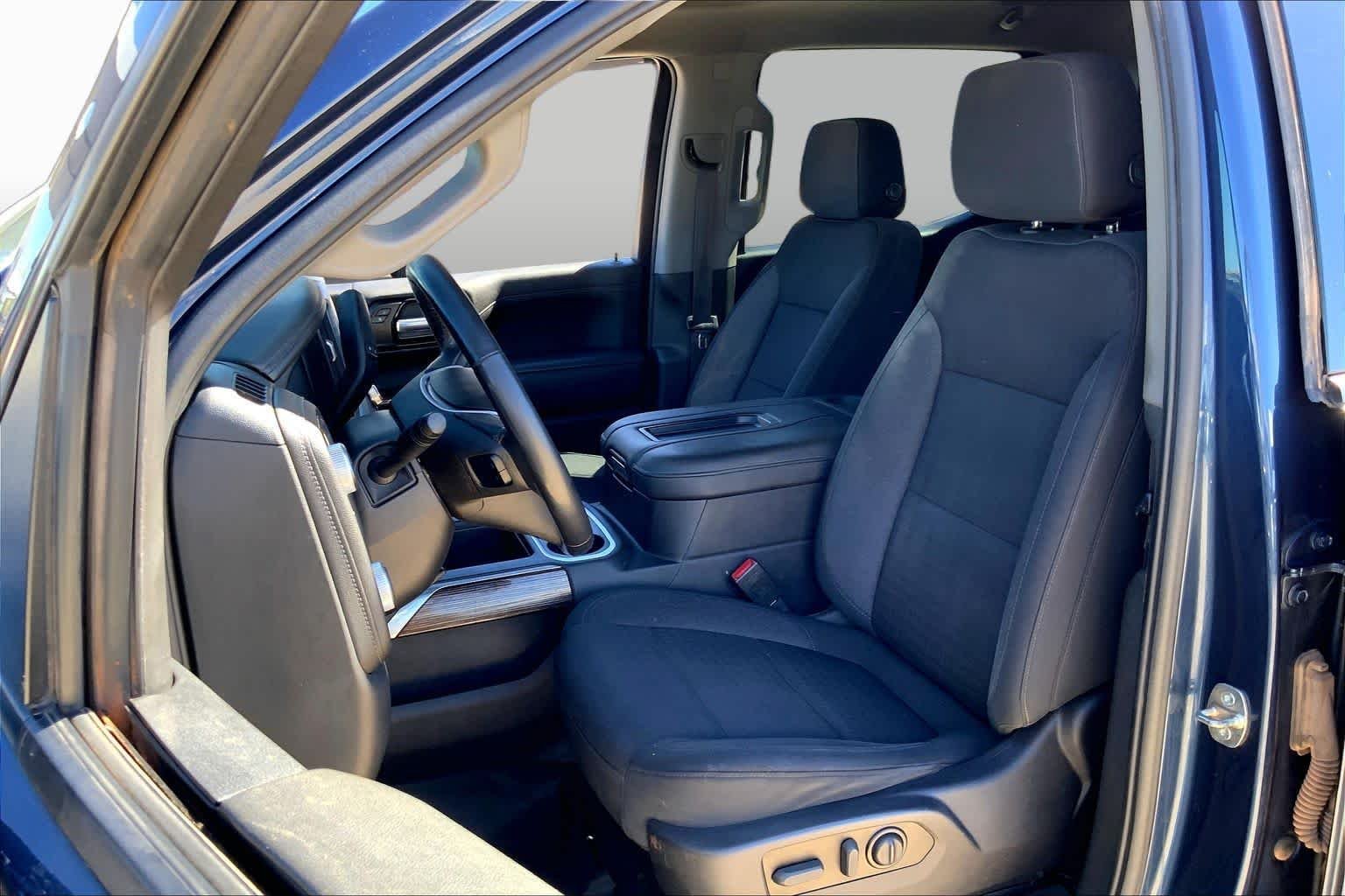 Used 2021 Pacific Blue Metallic GMC Elevation image 8