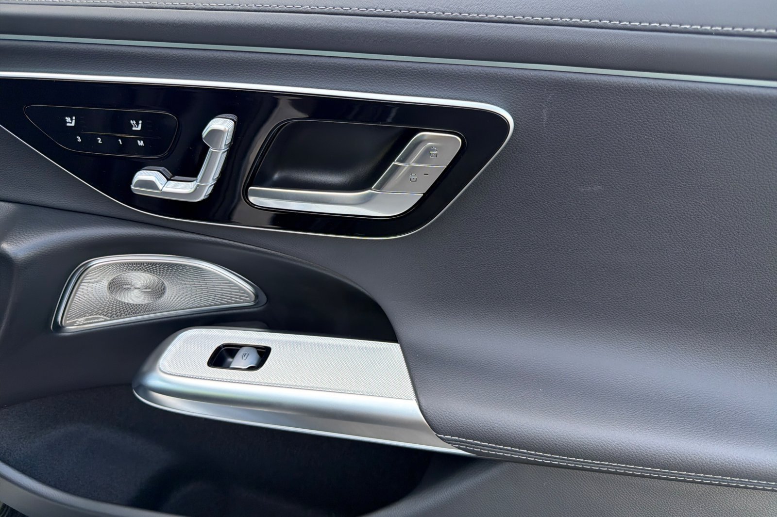 New 2027 Graphite Grey Metallic Mercedes-Benz E 350 image 35