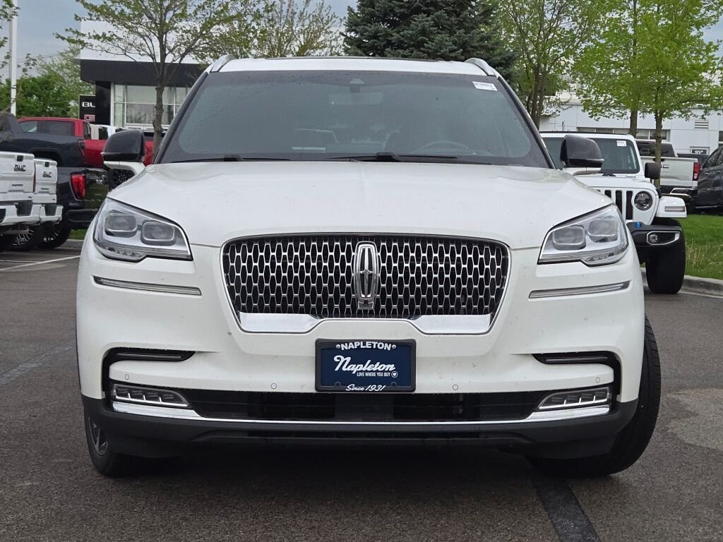 Used 2021 White Lincoln Reserve image 6