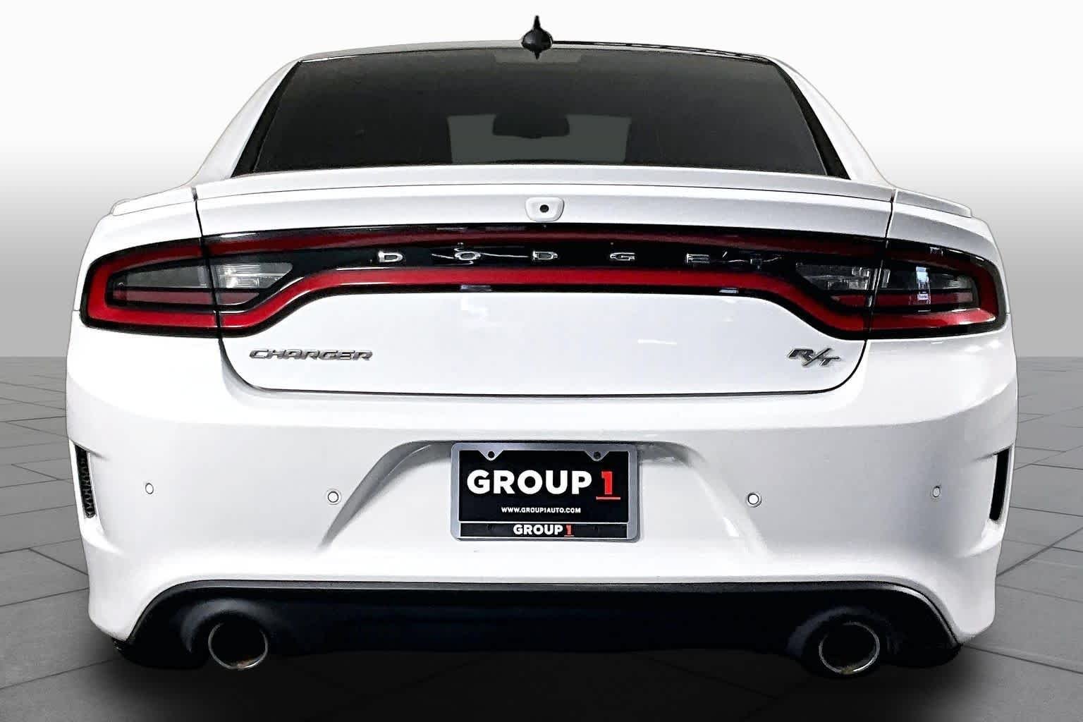 Used 2018 White Knuckle Clearcoat Dodge R/T image 5